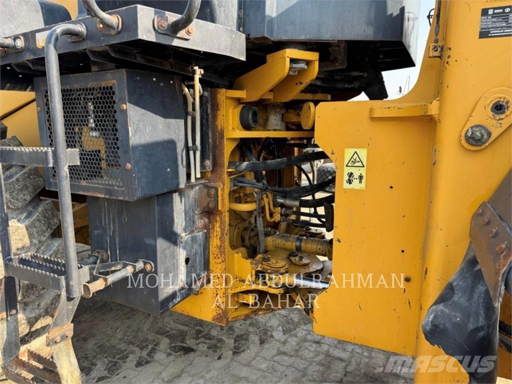 SEM MACHINERY SEM660D Kolesni nakladalci