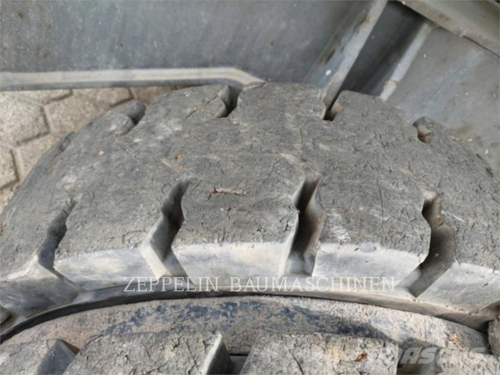 Sennebogen 818 Rušilni bagri