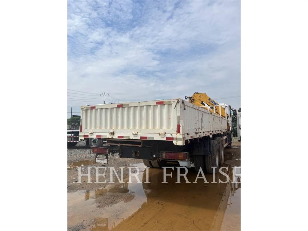 Shacman CAMION GRUE 12T Rabljeni žerjavi za vsak teren
