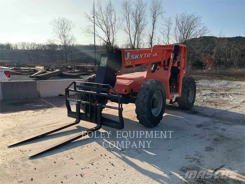 SkyTrak 8042 Teleskopski viličarji