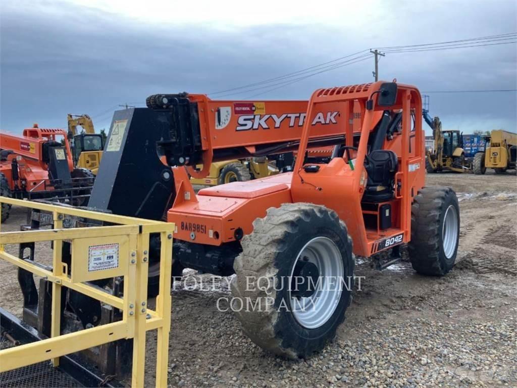 SkyTrak 8042O Teleskopski viličarji