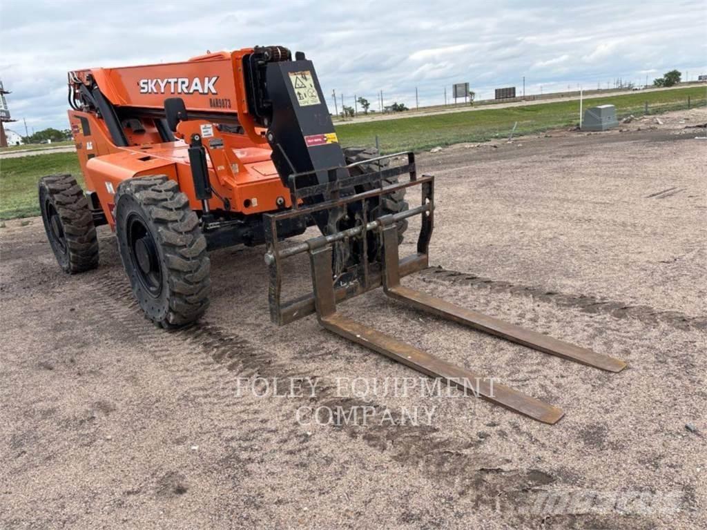 SkyTrak 8042O Teleskopski viličarji