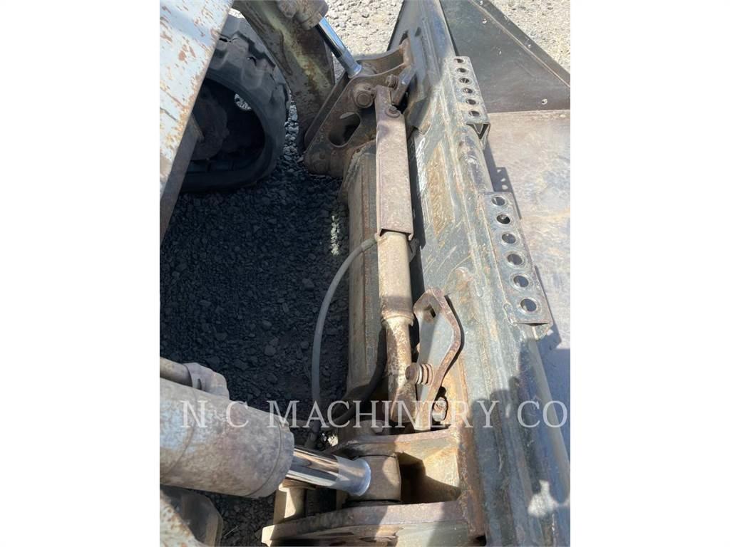 Takeuchi TL230 Skid steer mini nakladalci