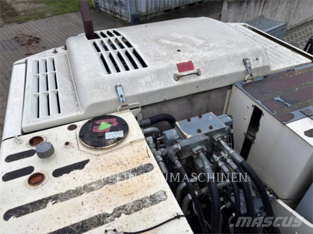 Terex TC225LC Bagri goseničarji
