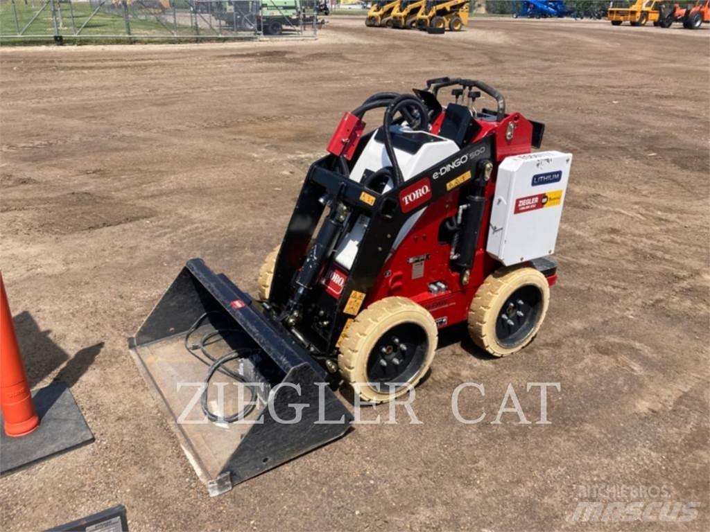 Toro E-DINGO Skid steer mini nakladalci