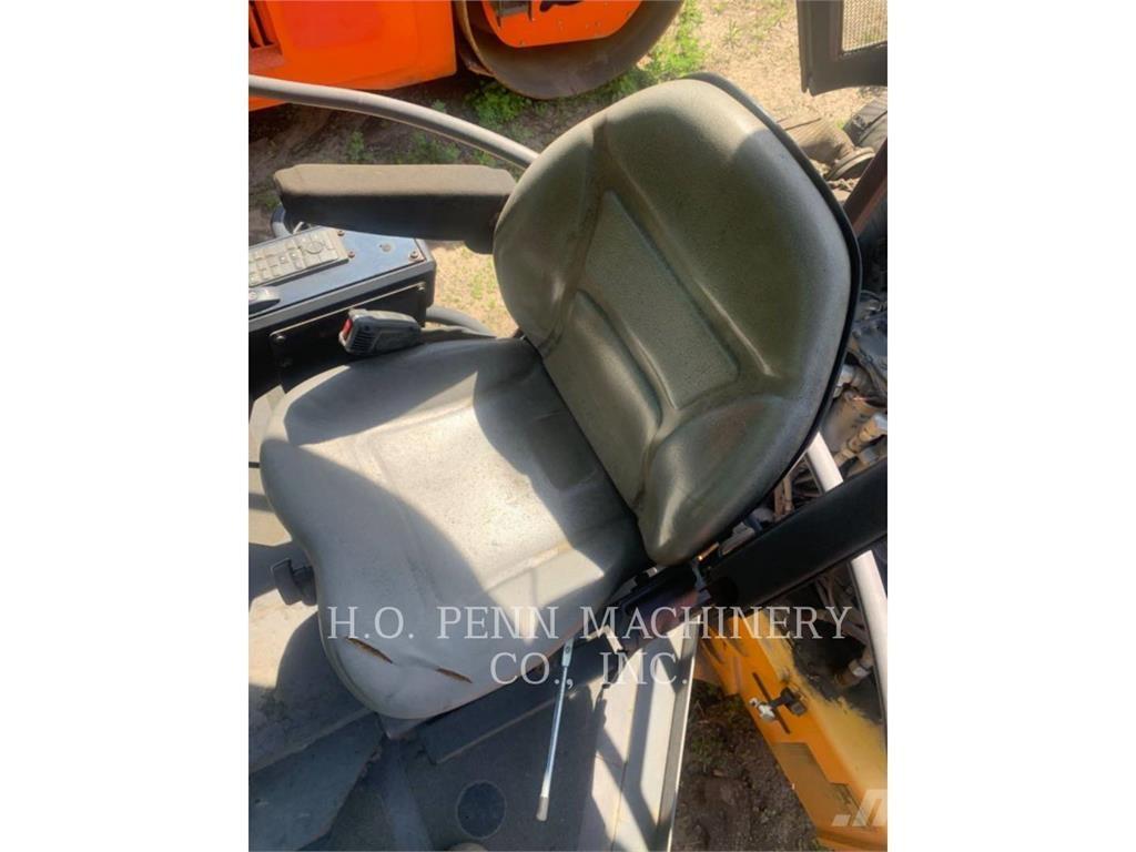 Volvo D110B Kompaktorji tal