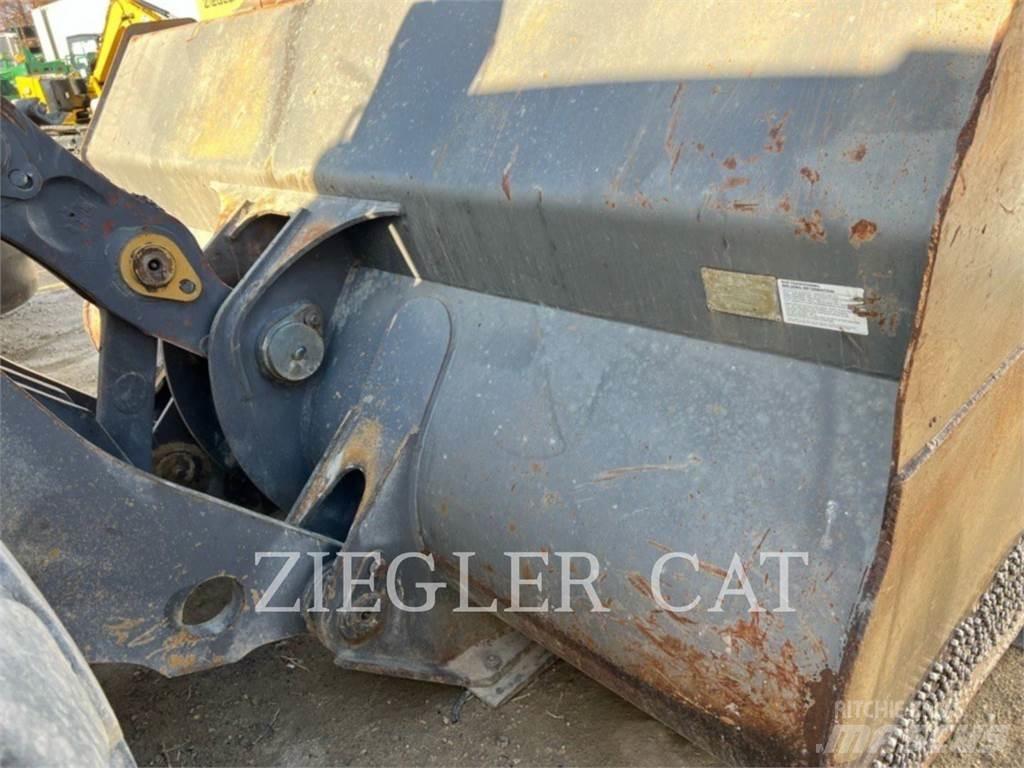 Volvo L220E Kolesni nakladalci