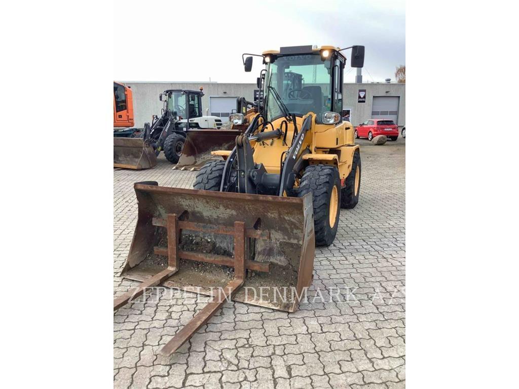 Volvo L30G Kolesni nakladalci