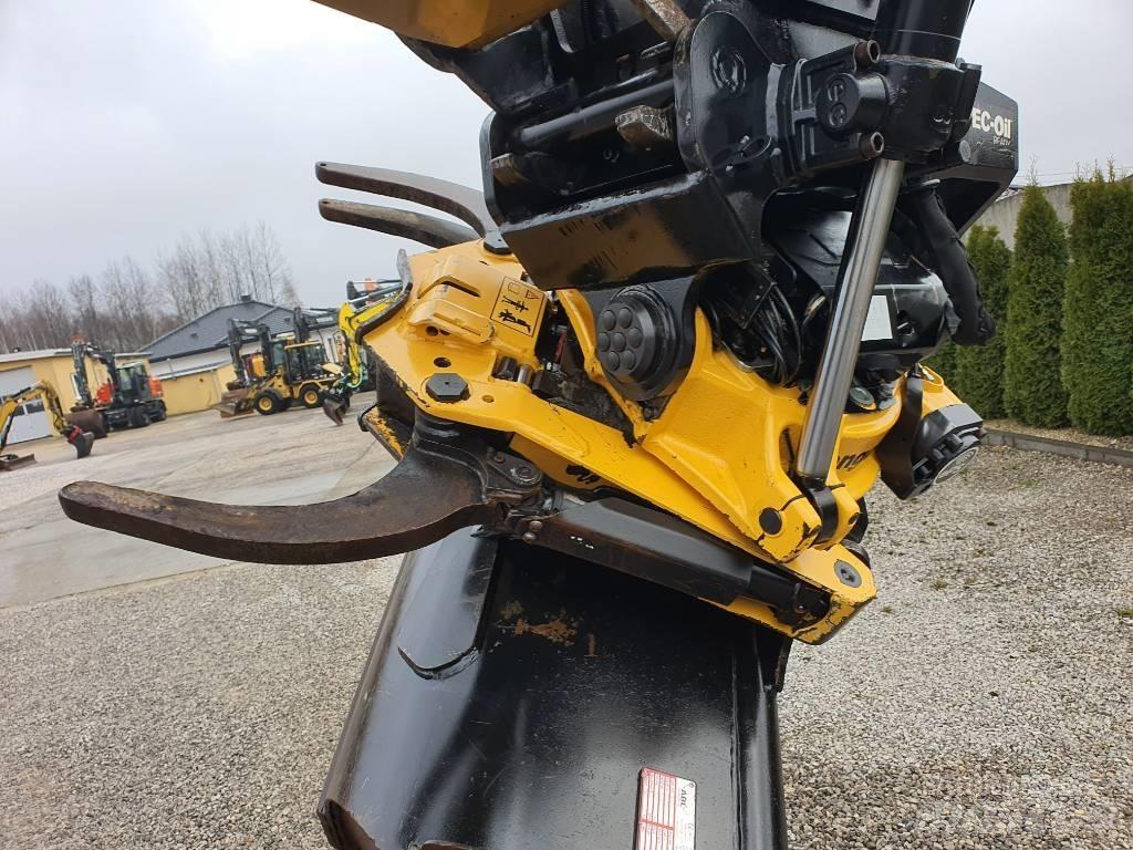 CAT M 318 F Bagri na kolesih