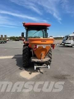 Kubota L2-452 Manjši traktorji