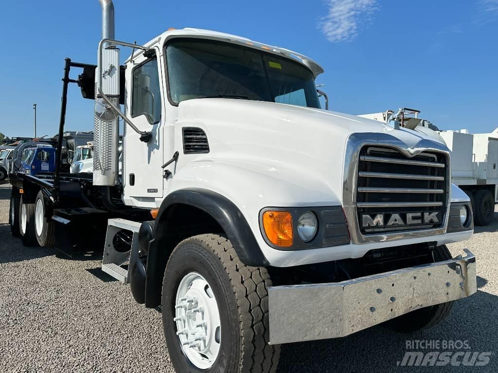 Mack GRANITE CV713 Razstavljivi tovornjaki z žičnimi dvigali