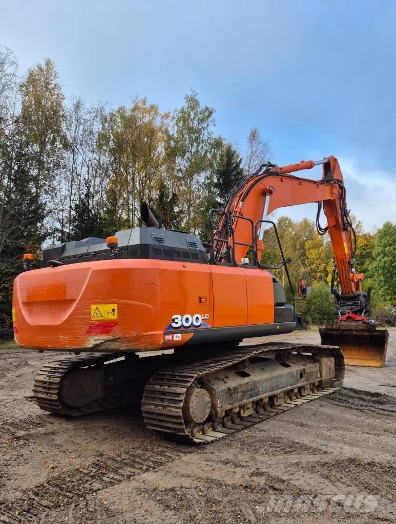 Hitachi ZX 300 LC-6 Bagri goseničarji