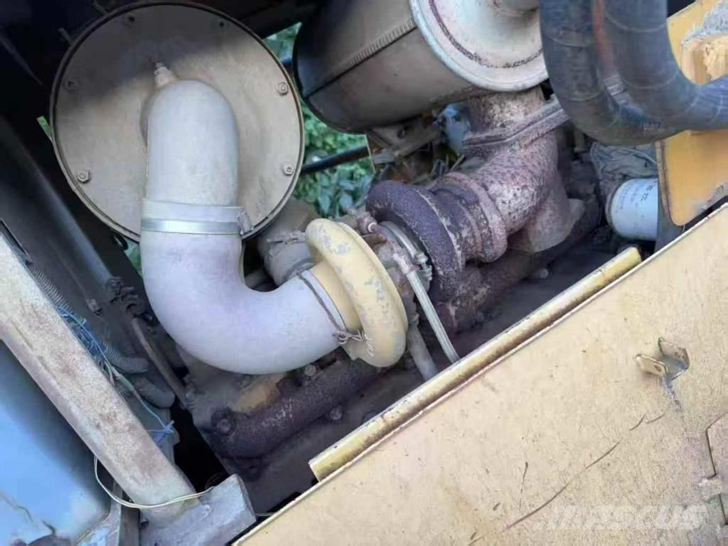 Shantui SD12 Buldožerji goseničarji