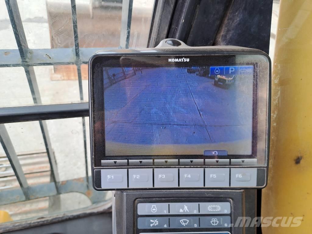 Komatsu HB 215 LC-2 Bagri goseničarji