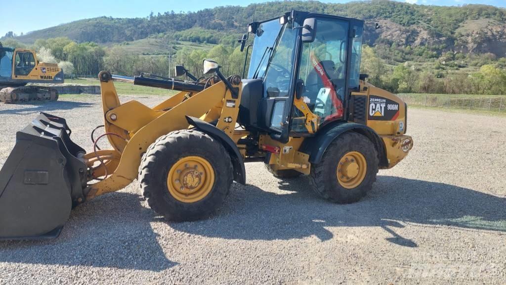 CAT 906 Kolesni nakladalci