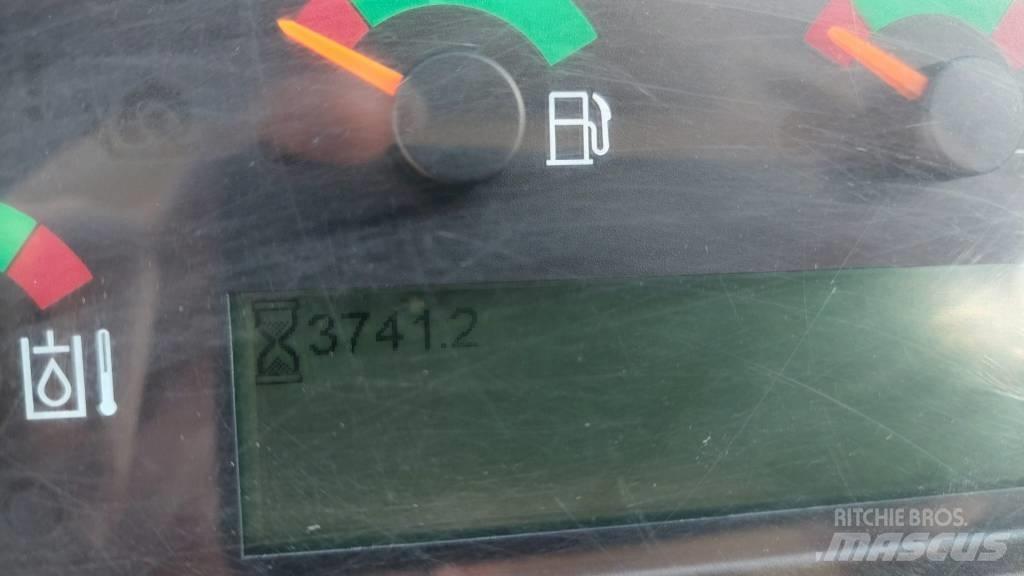 CAT 906 Kolesni nakladalci