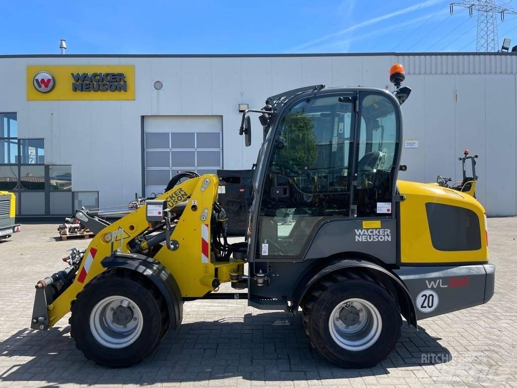 Wacker Neuson WL32 Kolesni nakladalci