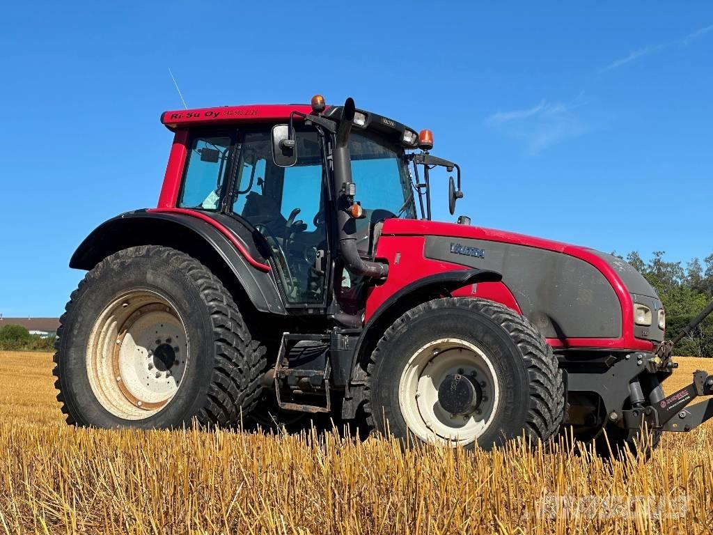 Valtra T 151 Traktorji