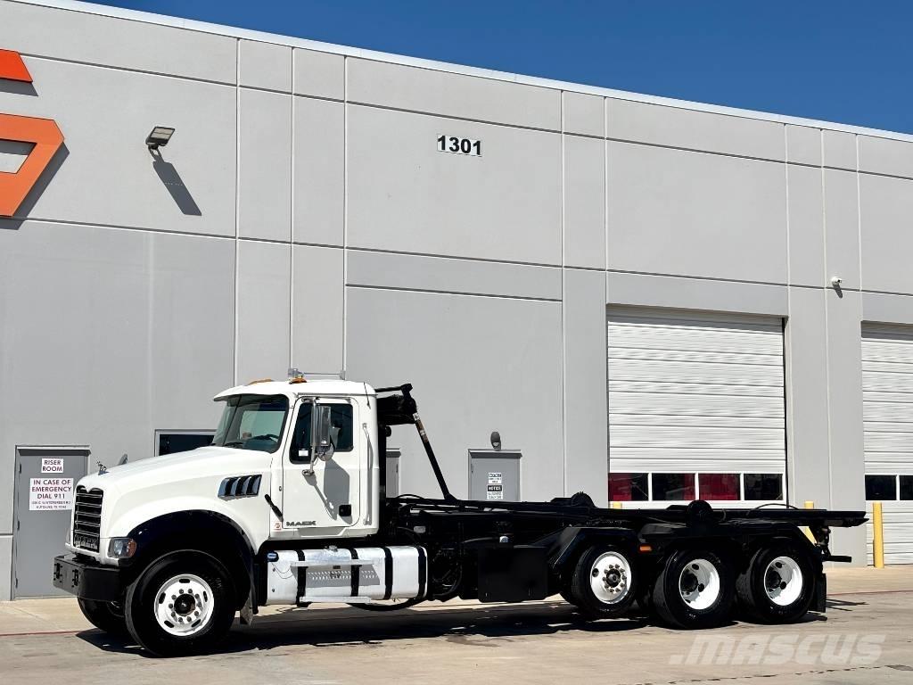 Mack CV 713 Vlačilci