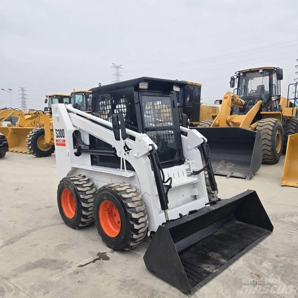 Bobcat S 300 Skid steer mini nakladalci