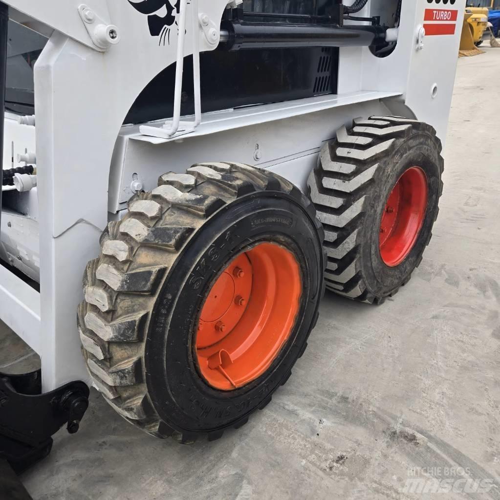Bobcat S 300 Skid steer mini nakladalci