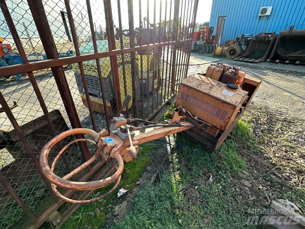 CASE Vibromax W50 Vibro plošče