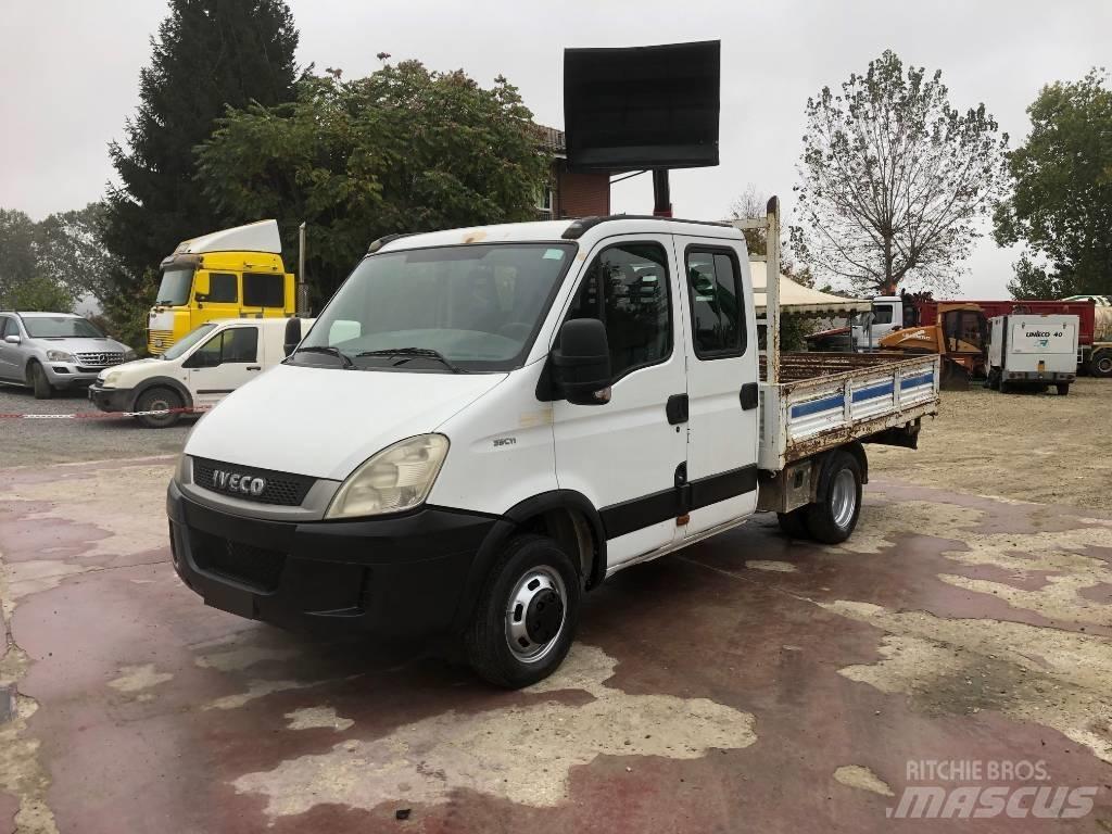 Iveco Daily 35-110 Tovornjaki zabojniki
