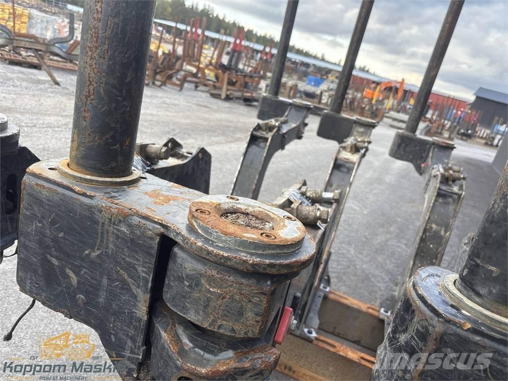 Komatsu 855 Druge komponente
