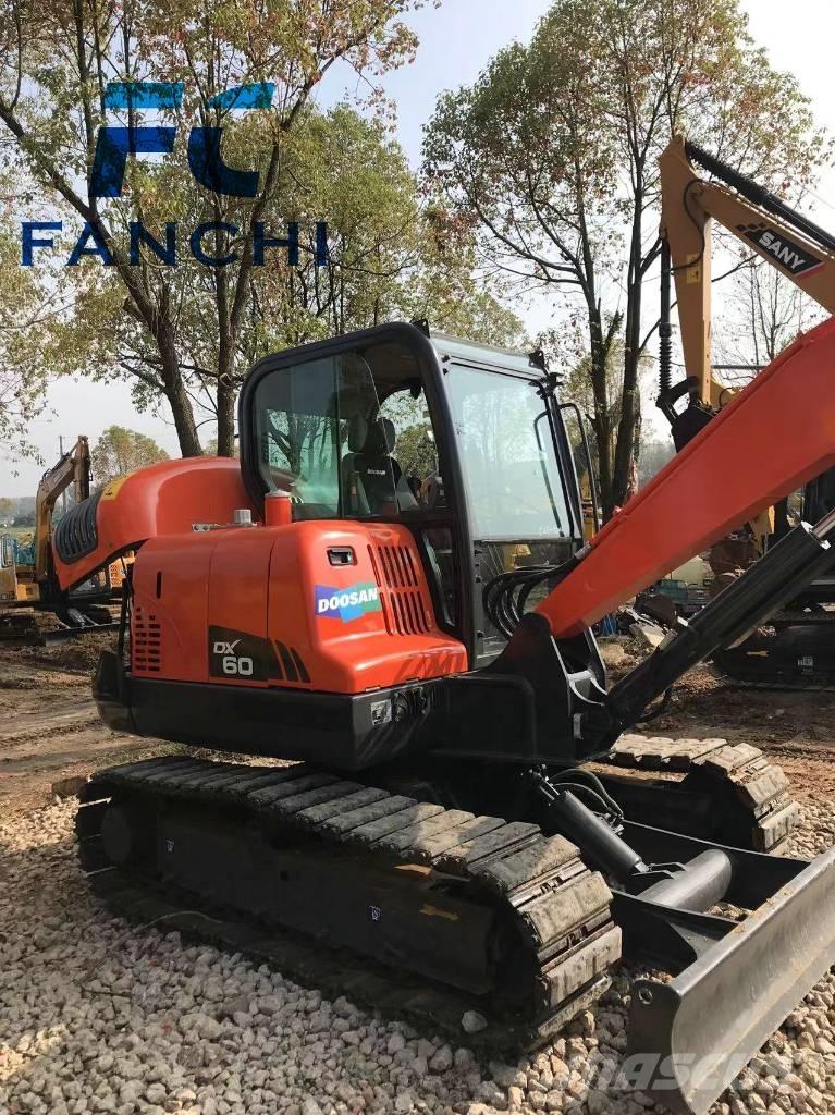 Doosan DX 60 Bagri goseničarji