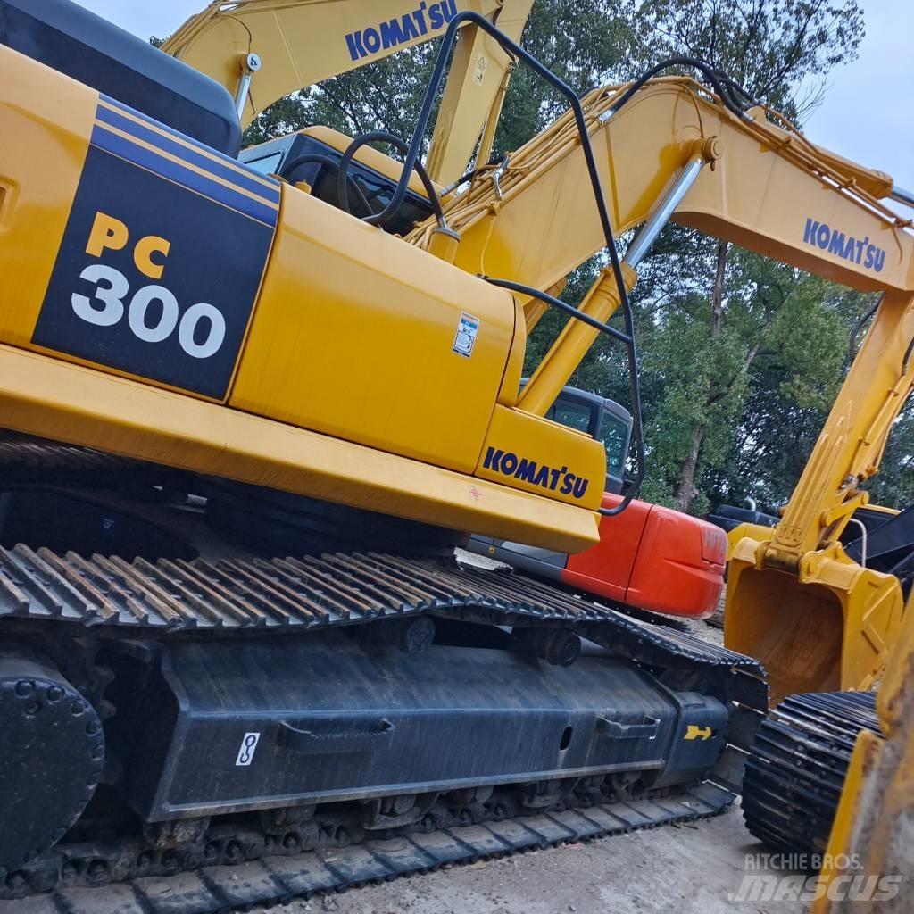 Komatsu PC 300 Bagri goseničarji
