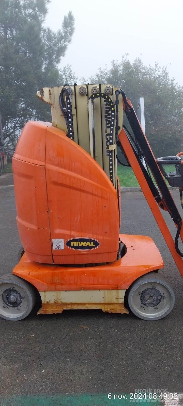 JLG T10E Druga dvigala in dvižne ploščadi