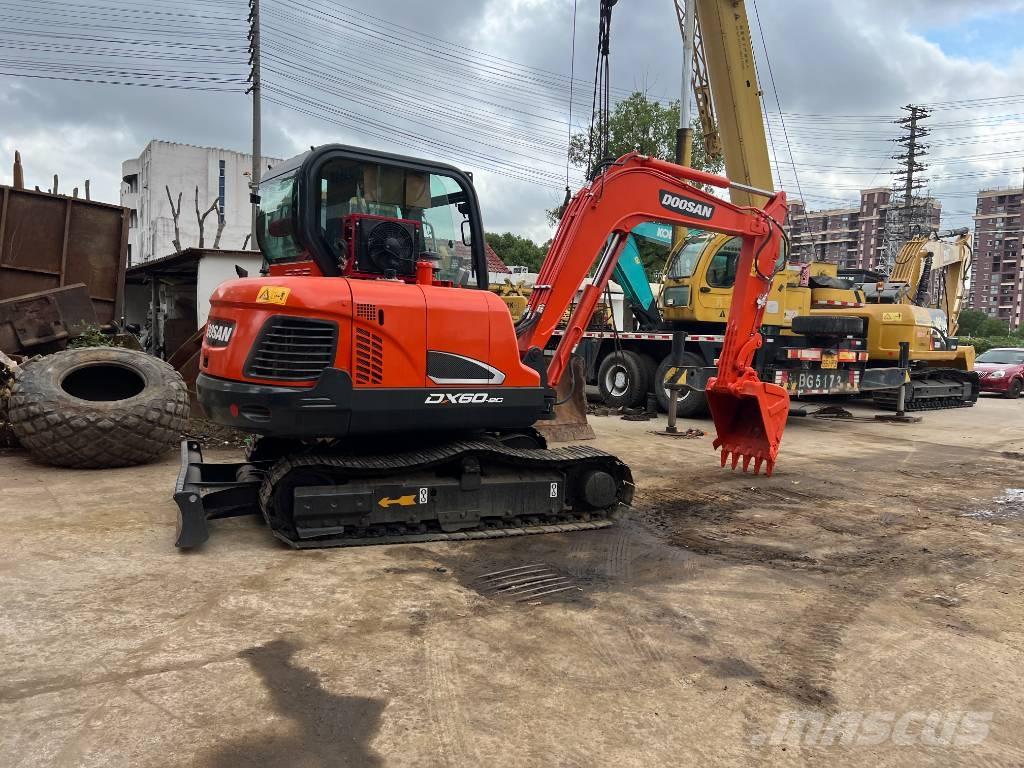 Doosan DX60 Bagri goseničarji