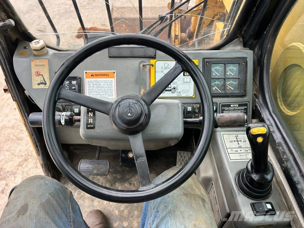 CAT TH 62 Teleskopski viličarji