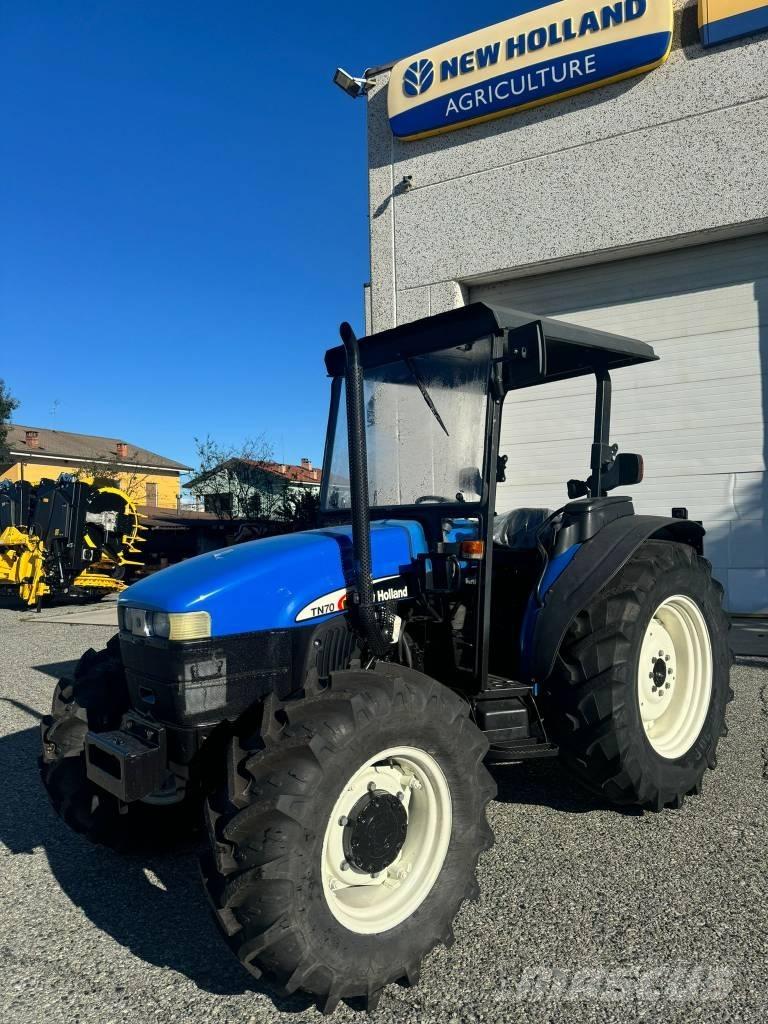 New Holland TN 70 Traktorji