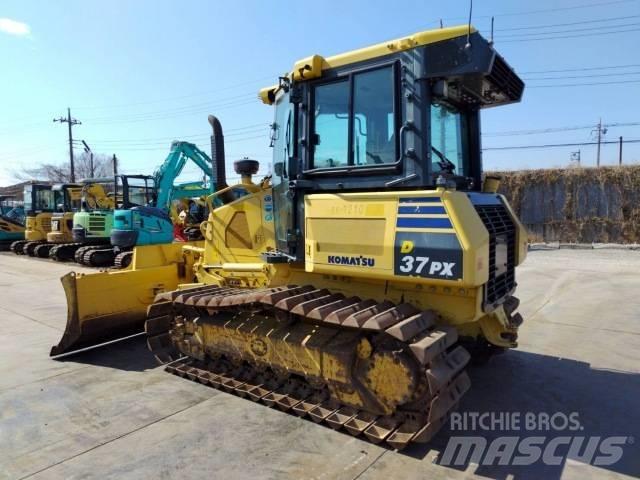 Komatsu D37PX-23 Buldožerji goseničarji