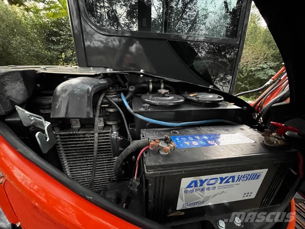 Hitachi ZX 50 U Mini bagri <7t