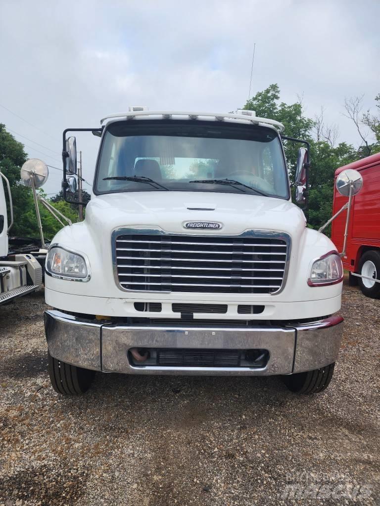 Freightliner M2 Vlačilci