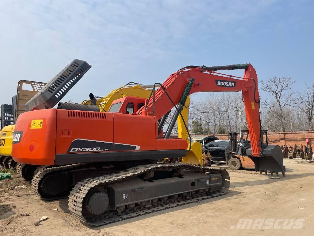 Doosan DX 300 Bagri goseničarji