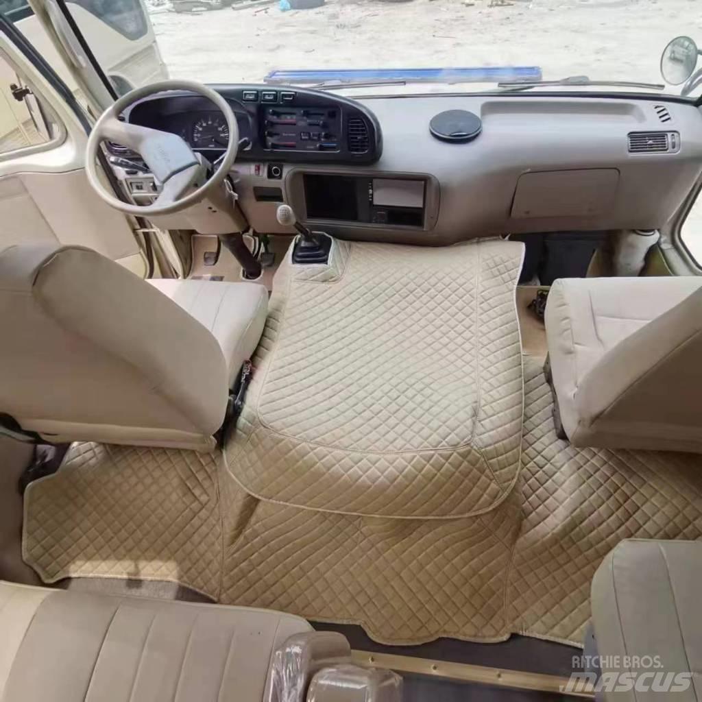 Toyota Coaster Bus Mini avtobusi