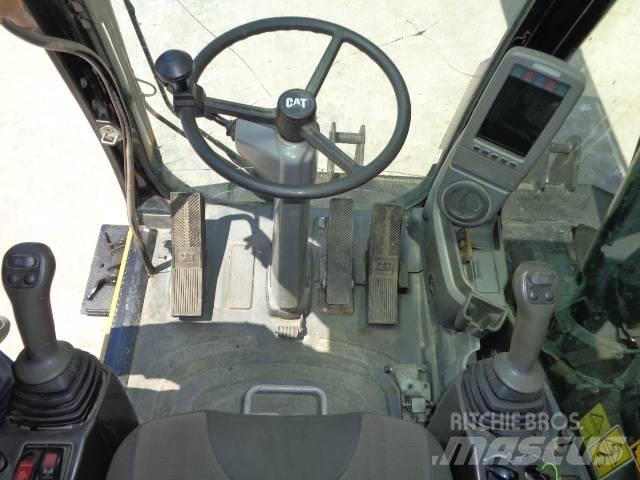 CAT M 318 D Bagri na kolesih
