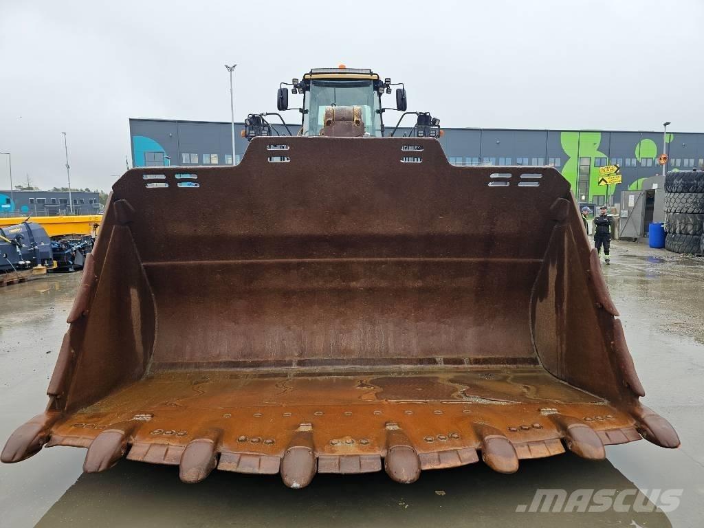 CAT 988 K Kolesni nakladalci