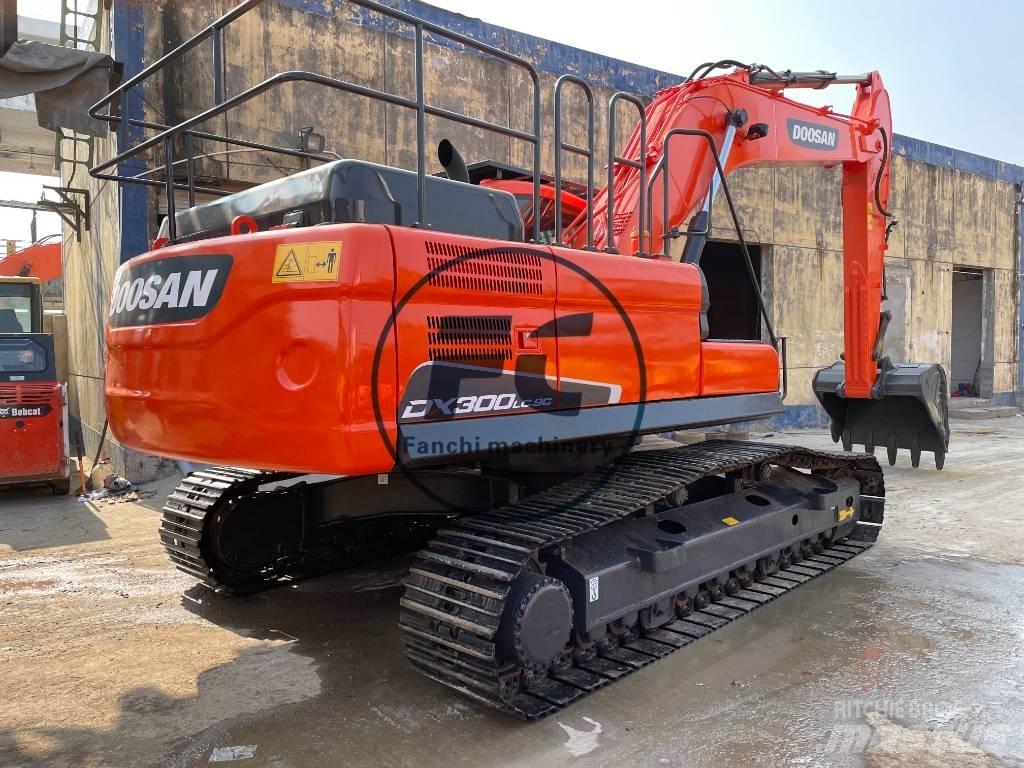 Doosan DX300 Bagri goseničarji