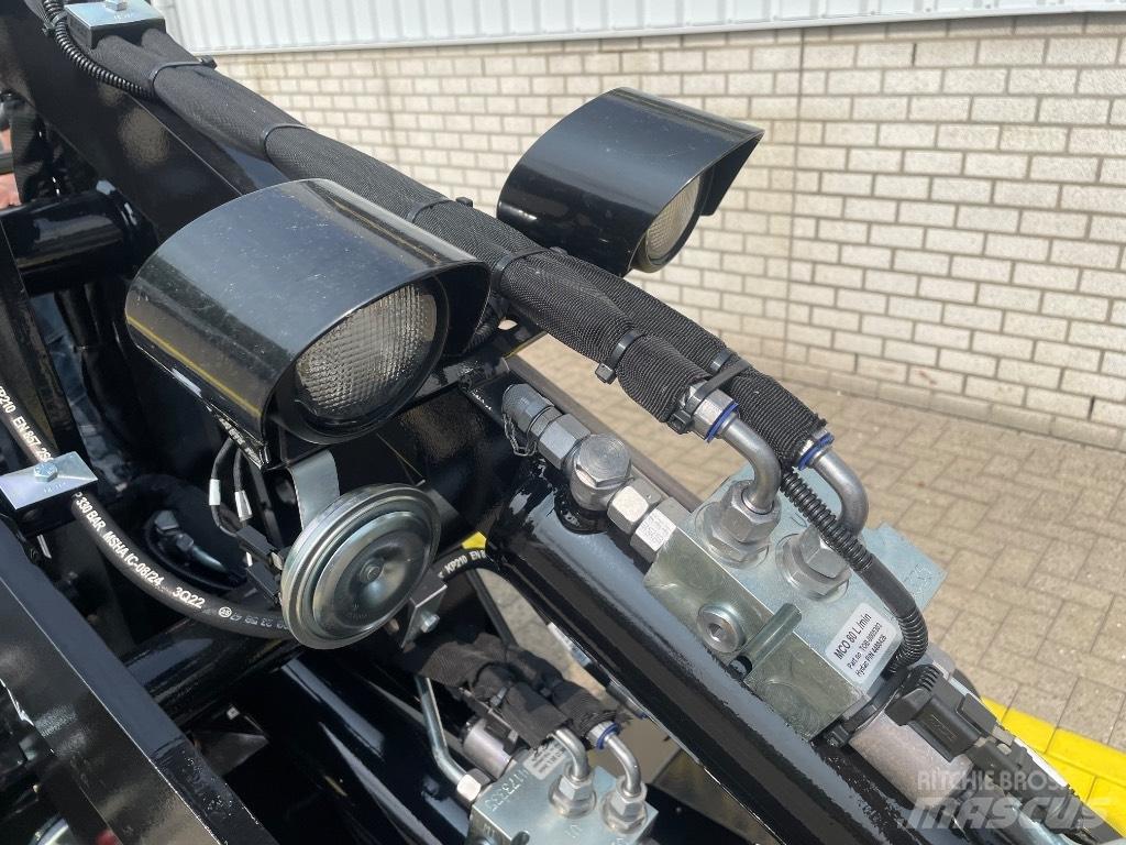 GiANT G 2200 E Kolesni nakladalci