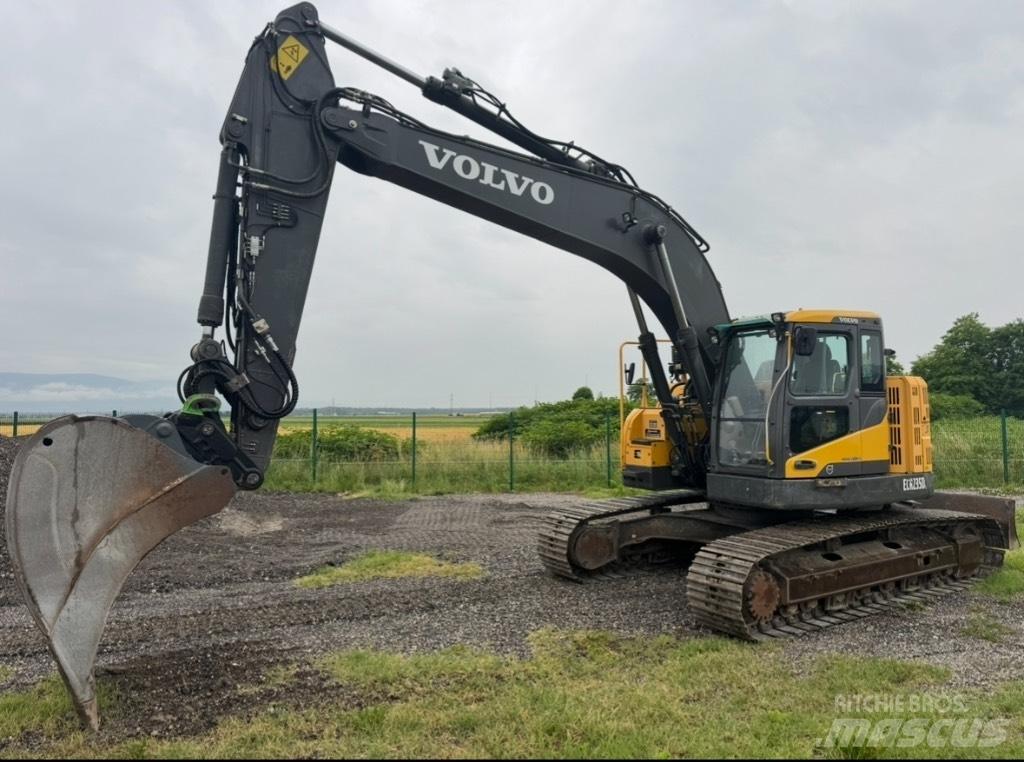 Volvo ECR235DL Bagri goseničarji