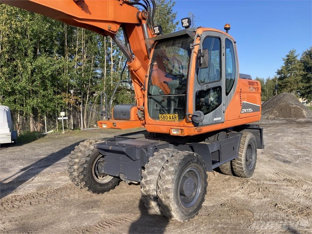 Doosan DX 170 W Bagri na kolesih