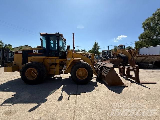 CAT 938 G Kolesni nakladalci