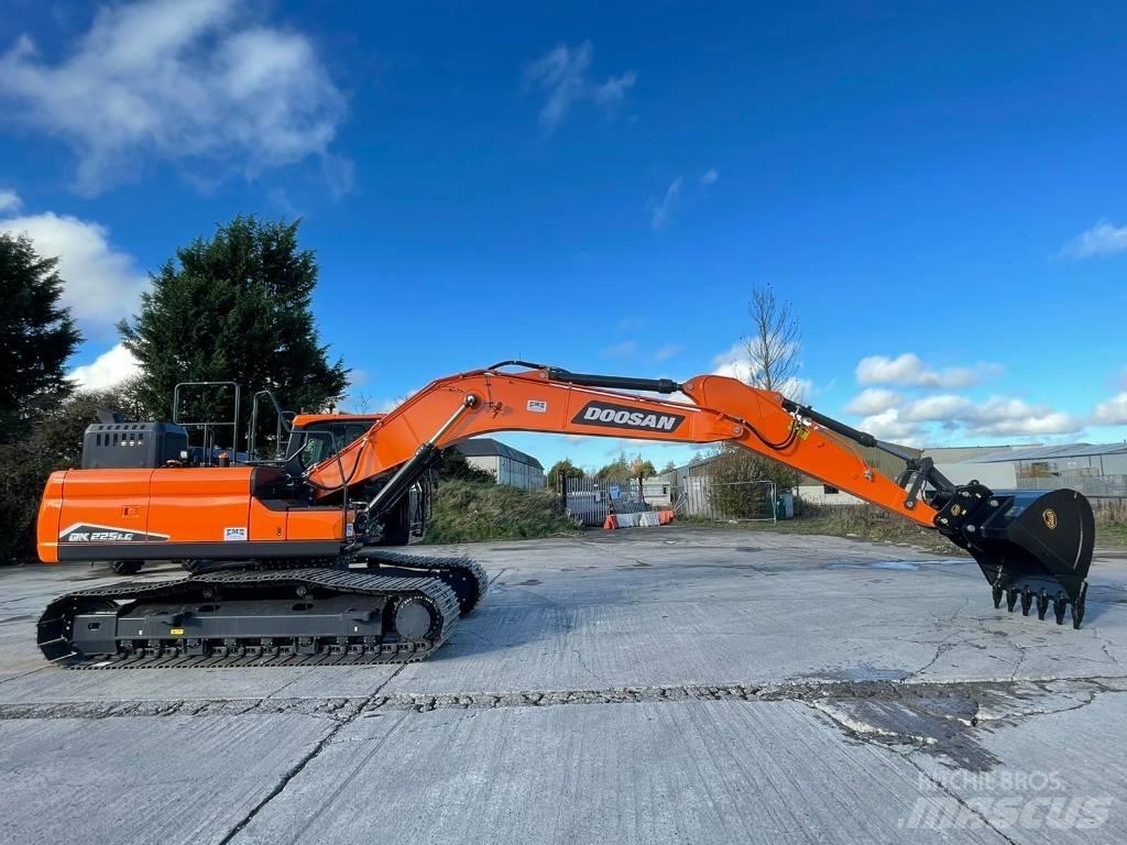 Doosan DX225LC-7 Bagri goseničarji