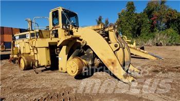 CAT 988 F II Kolesni nakladalci