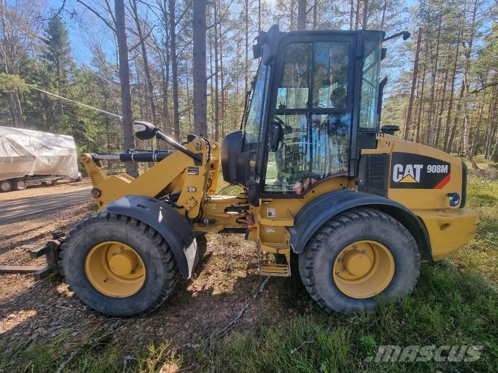 CAT 908 M - 2015 Kolesni nakladalci
