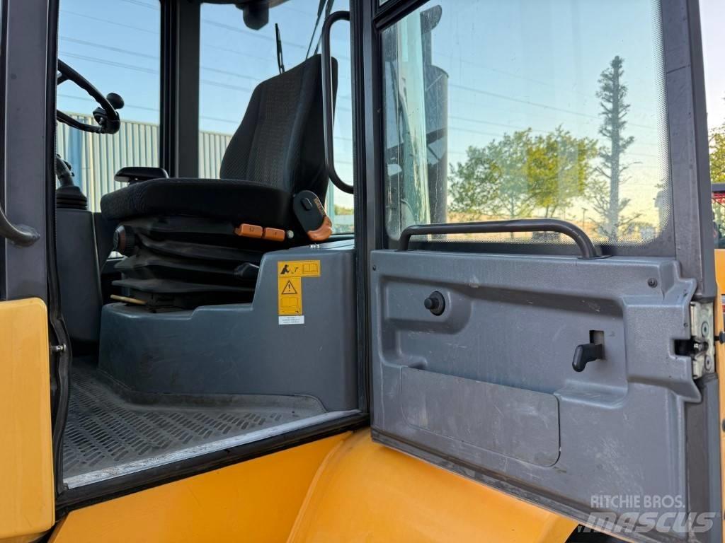Volvo L 40 B TPS Kolesni nakladalci